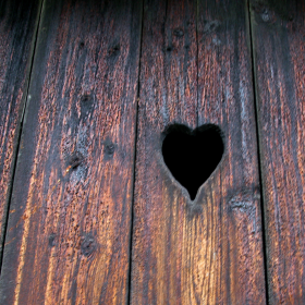 <3