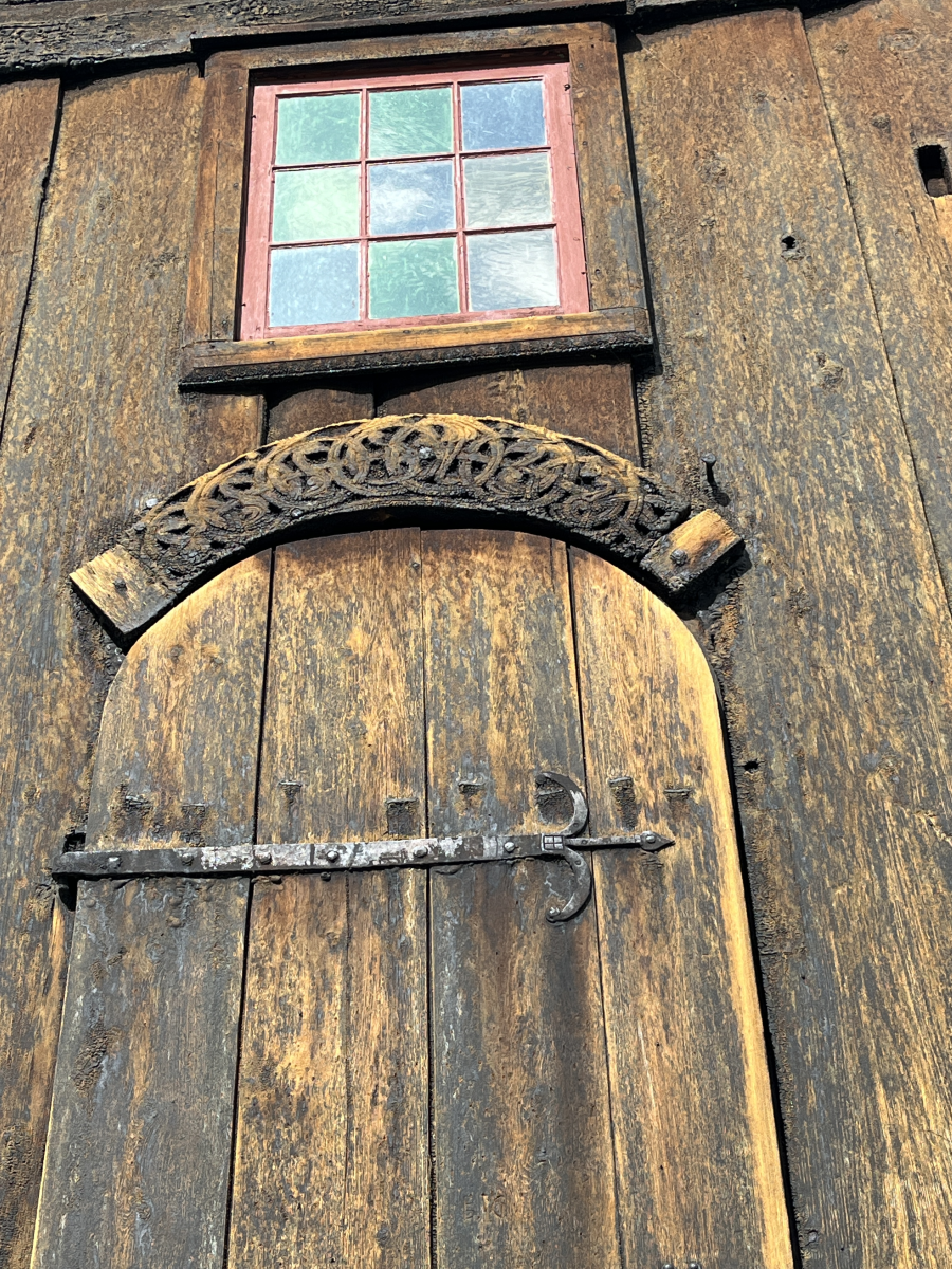 Lom stave church