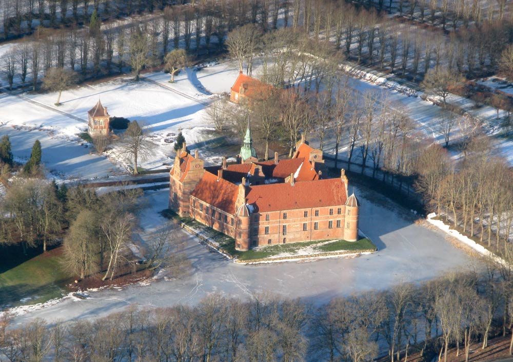 fly_4_rosenholm_slot