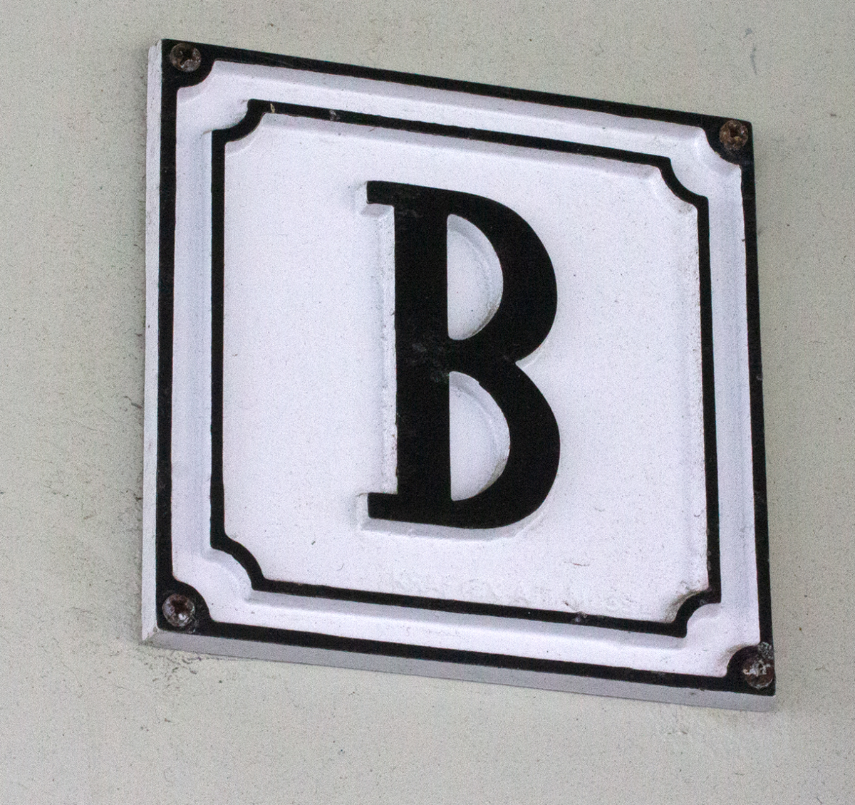 B