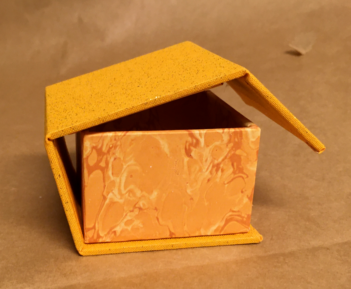 sparkly flip box 