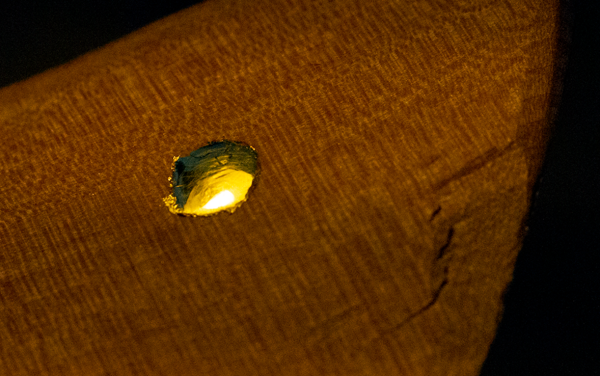 ducat red gold on apple wood