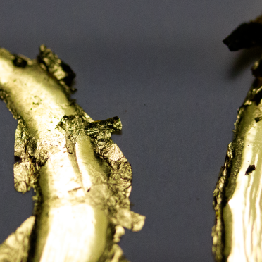 leafd gold letter