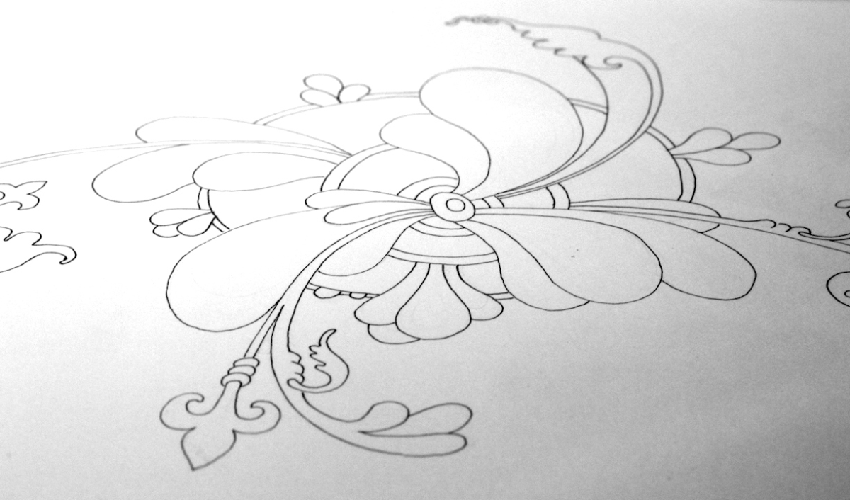 romanesque-inspired gilded doodle